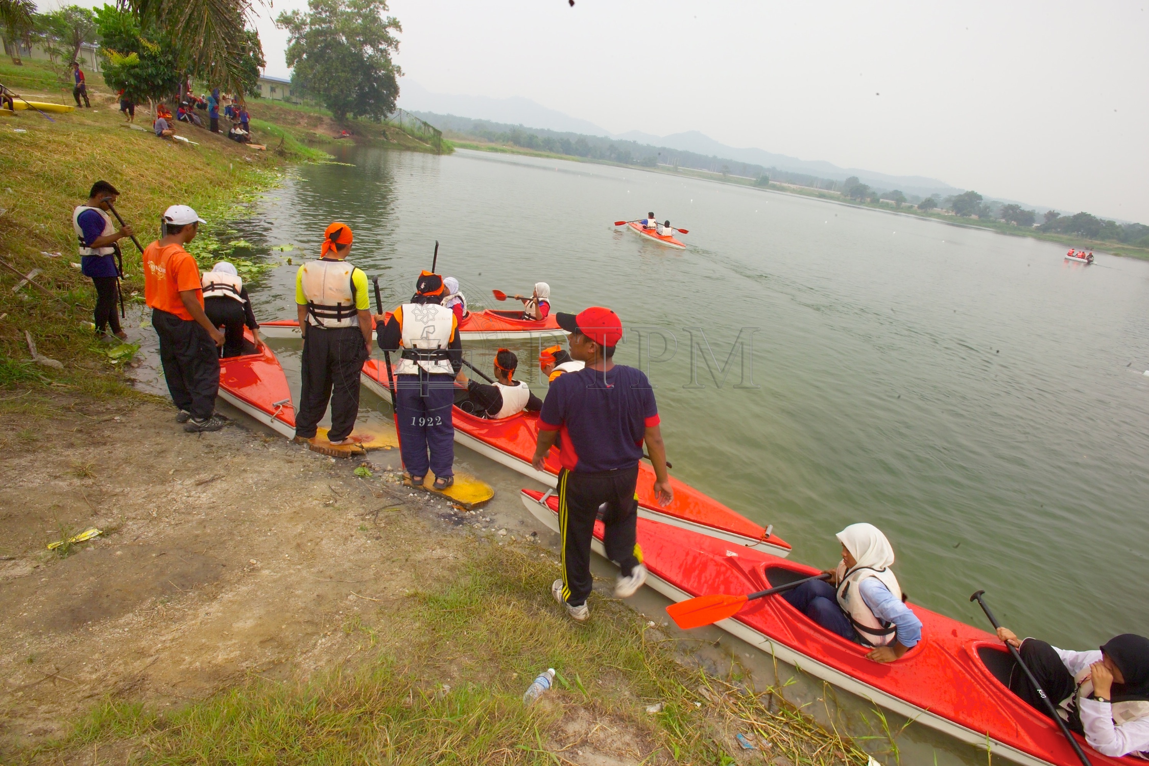 PTPM 05 13 kayak D8XZ8675